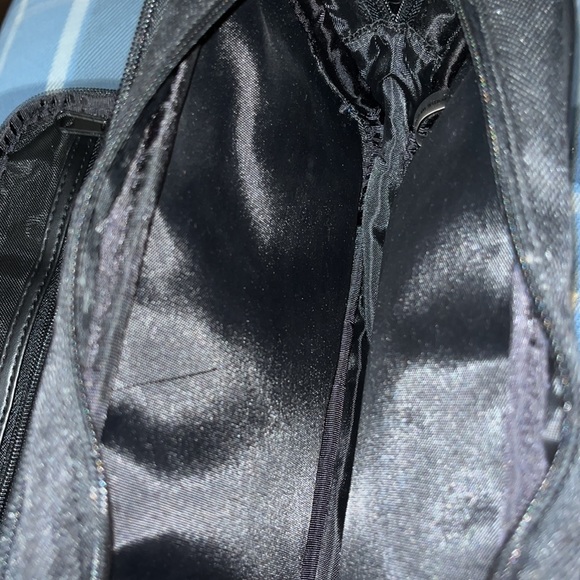 NWOT! Basics brand toiletry Bag with 6 manicure tools. - Picture 4 of 7